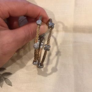 Bangle bracelet with diamond